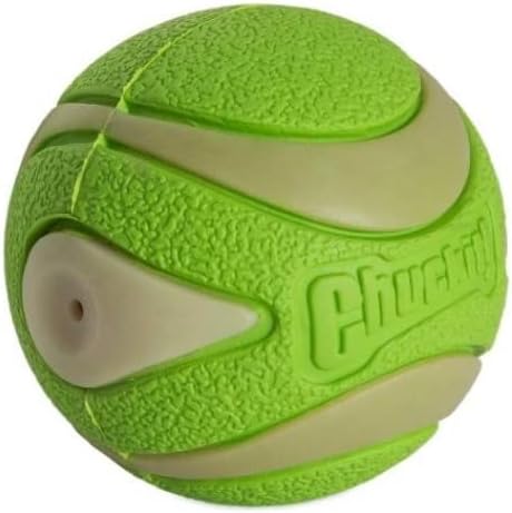 Tamsoje šviečiantis kamuoliukas Chuckit Max Glow Ultra